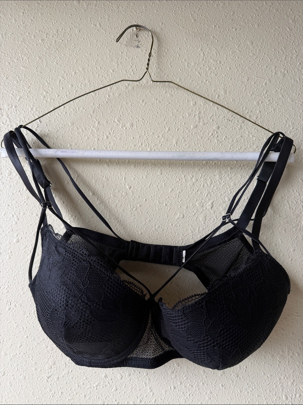 intimissimi Black Lace Underwire Bra with Decorative Straps